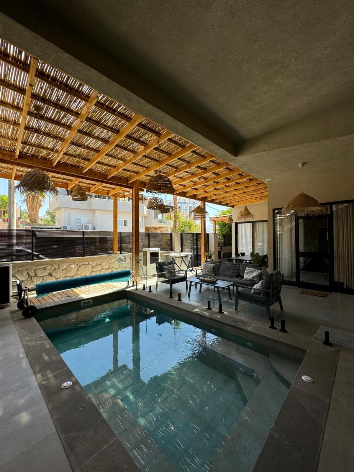 Diamond In The Desert- For Families Villa *